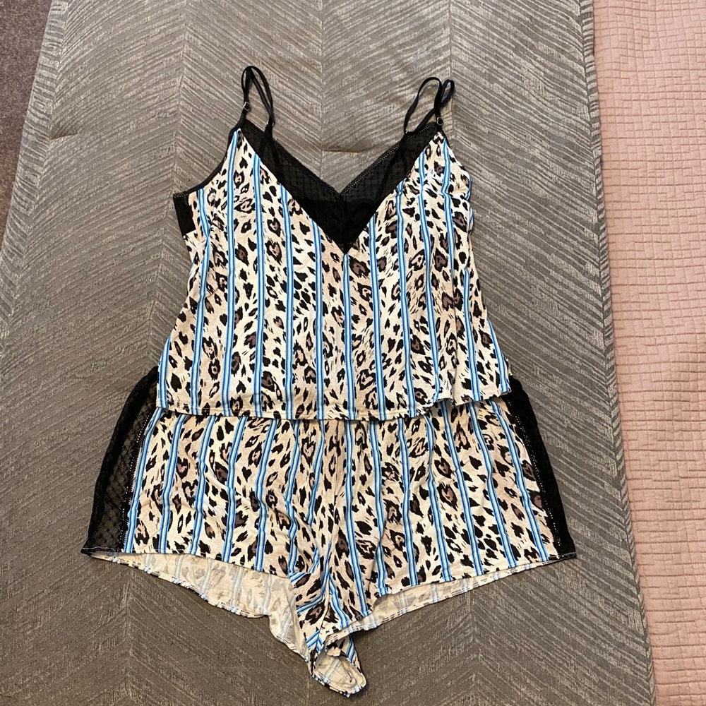 Victoria’ Secret Cheetah Sleep Set